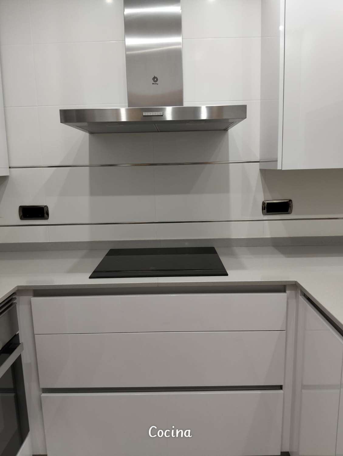 Stunning High-End 3-Bedroom Apartment with Exceptional Mountain Views and car parking