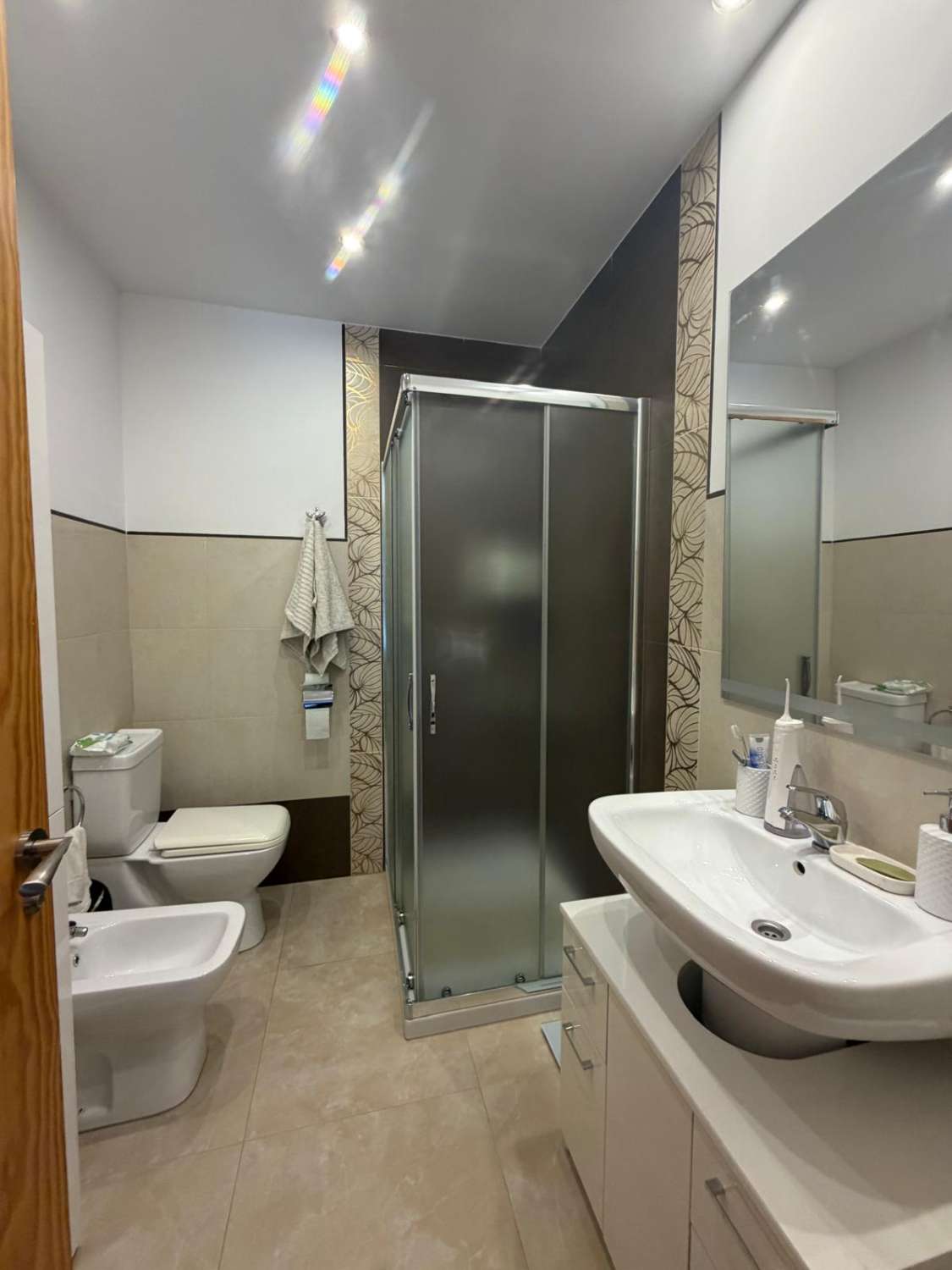 Stunning High-End 3-Bedroom Apartment with Exceptional Mountain Views and car parking