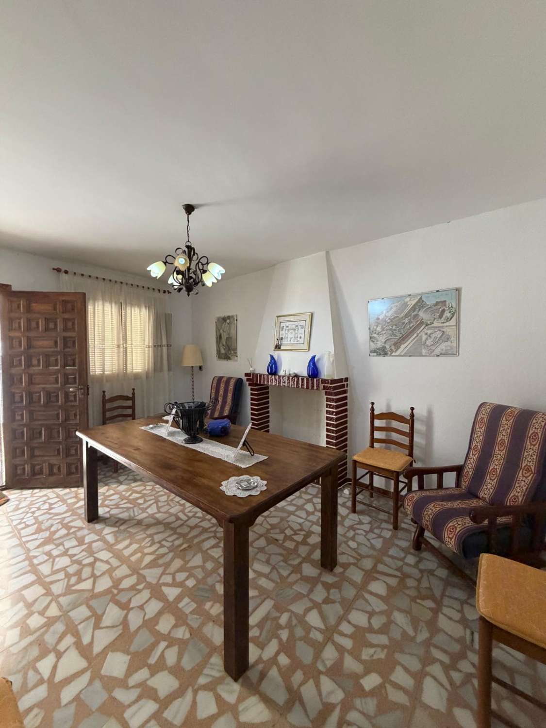 Immaculate 4-Bedroom Town House with patio and wonderful Views – María