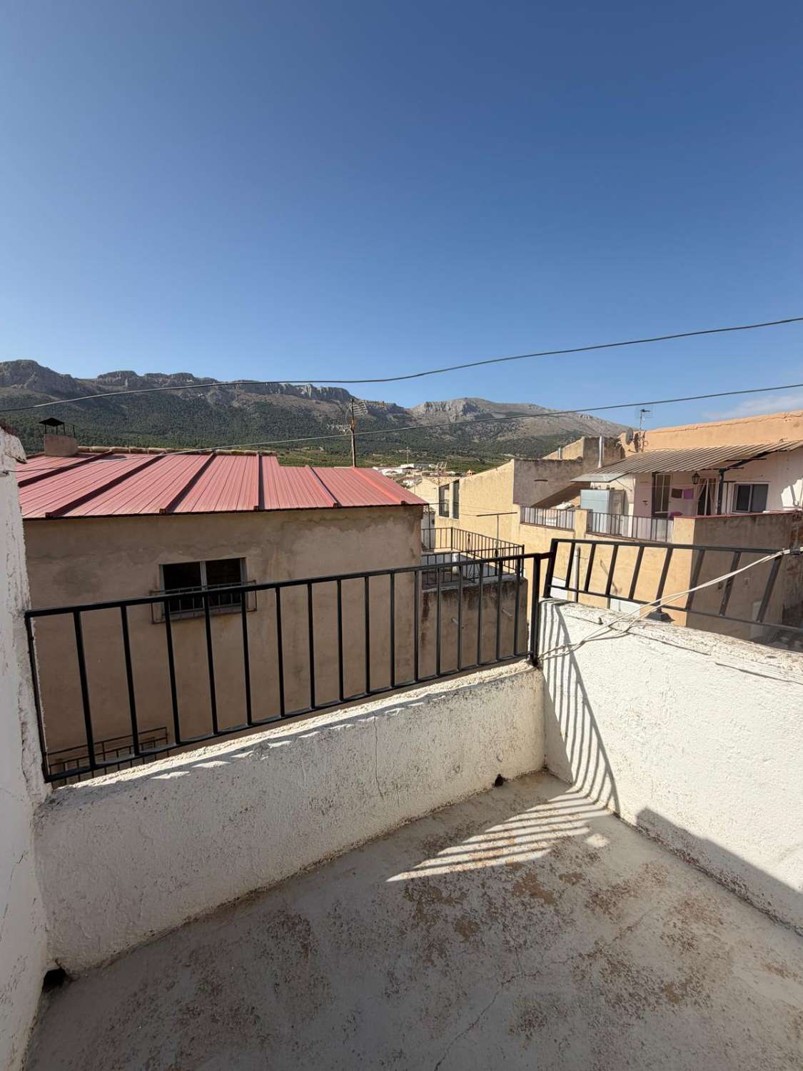 Immaculate 4-Bedroom Town House with patio and wonderful Views – María