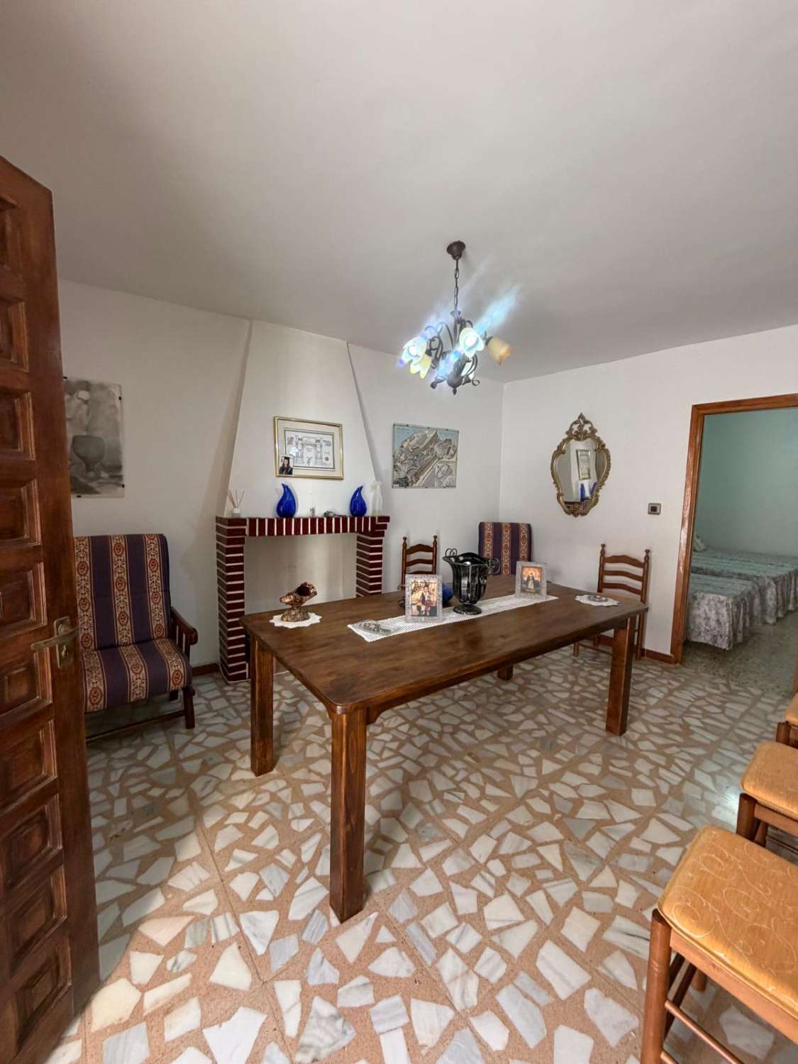 Immaculate 4-Bedroom Town House with patio and wonderful Views – María