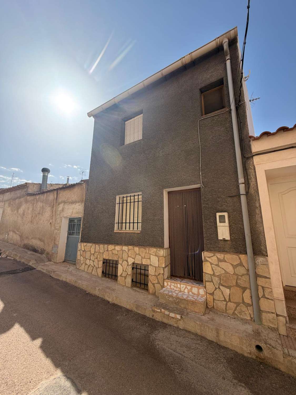 Immaculate 4-Bedroom Town House with patio and wonderful Views – María