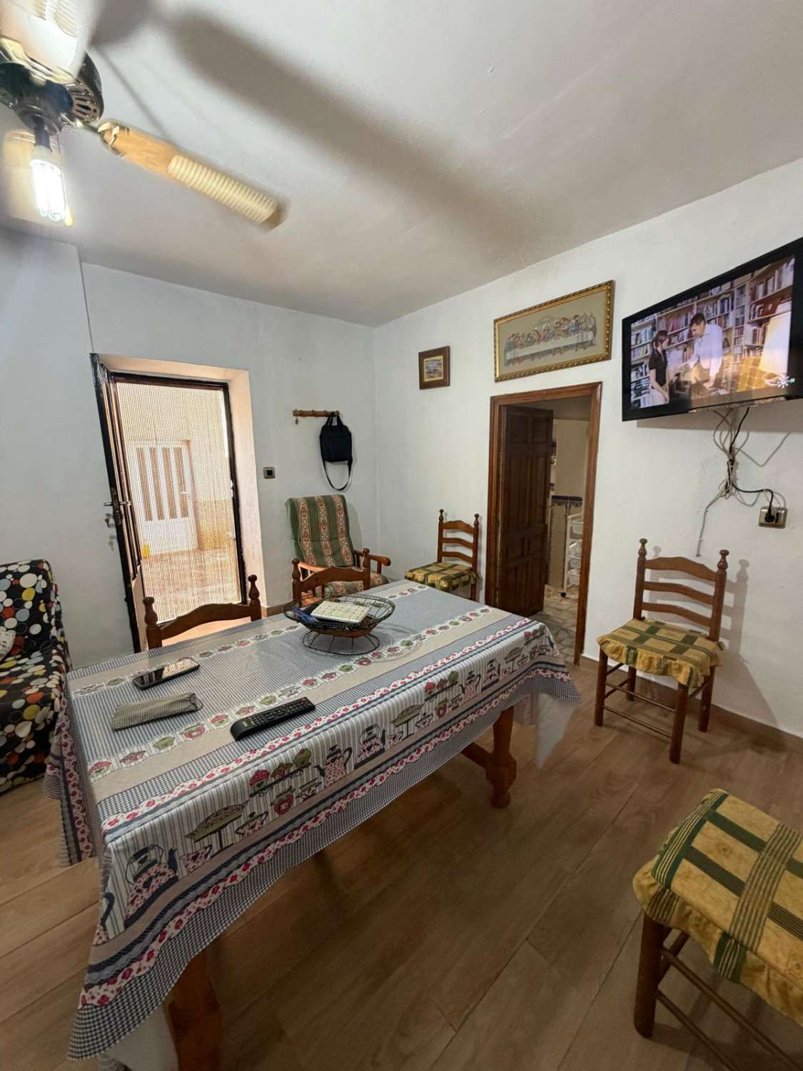Immaculate 4-Bedroom Town House with patio and wonderful Views – María