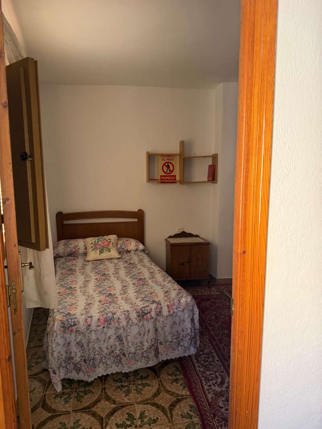 Immaculate 4-Bedroom Town House with patio and wonderful Views – María