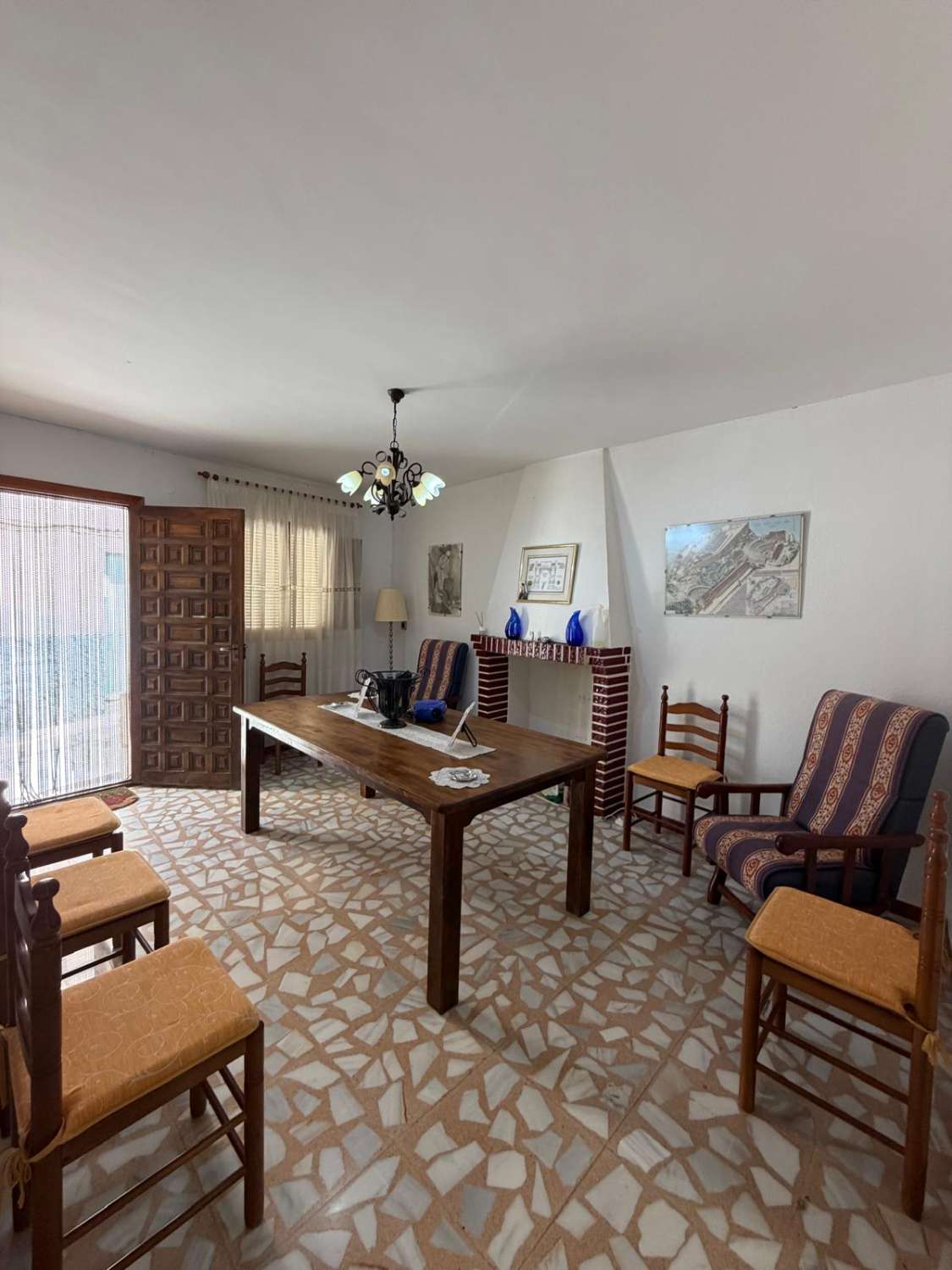 Immaculate 4-Bedroom Town House with patio and wonderful Views – María