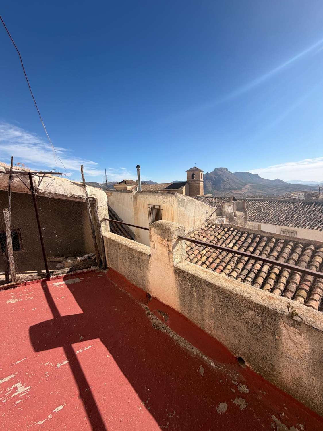 THREE-STOREY TOWN HOUSE WITH ROOF TERRACE & FANTASTIC VIEWS – VÉLEZ BLANCO