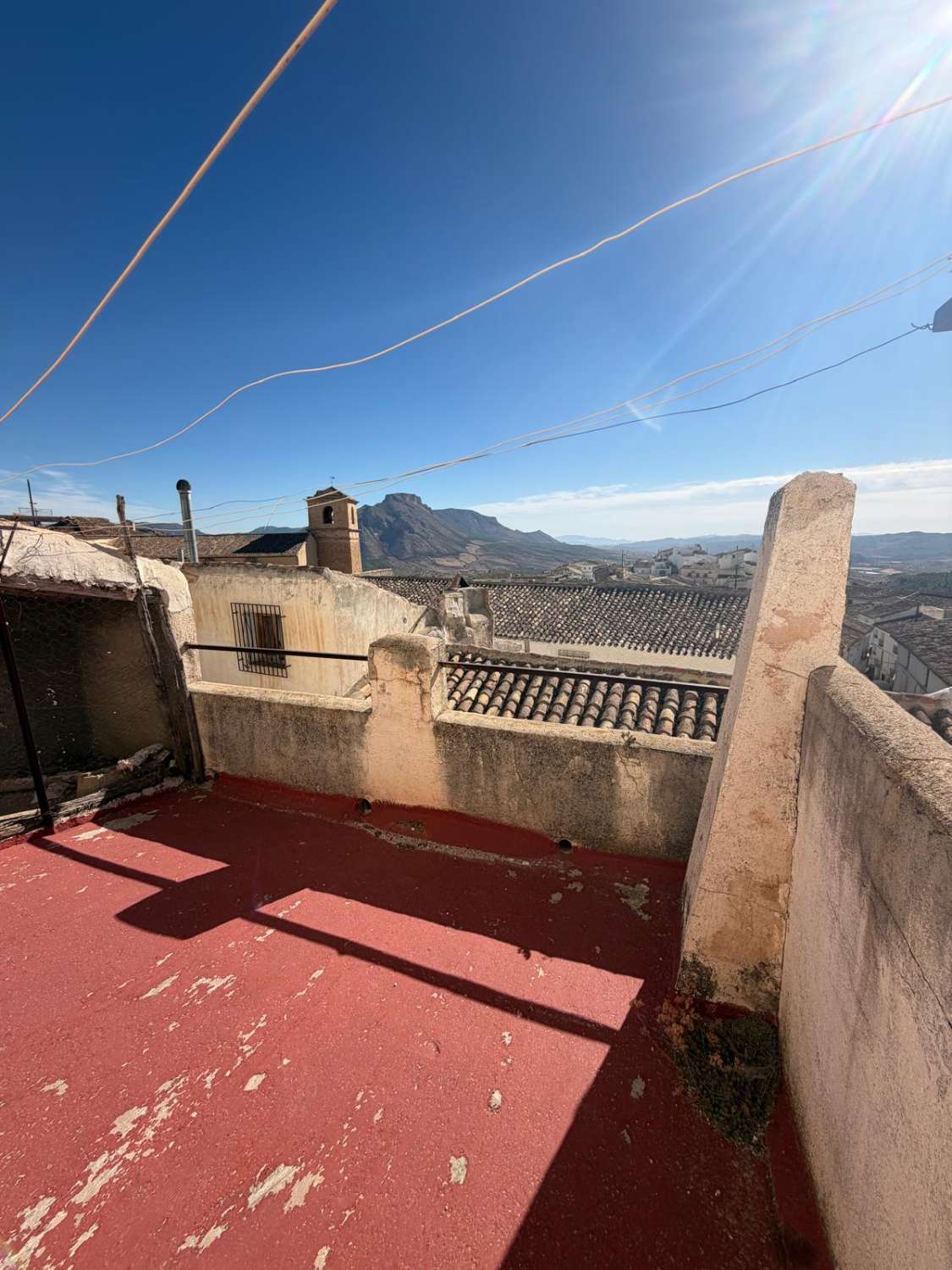 THREE-STOREY TOWN HOUSE WITH ROOF TERRACE & FANTASTIC VIEWS – VÉLEZ BLANCO