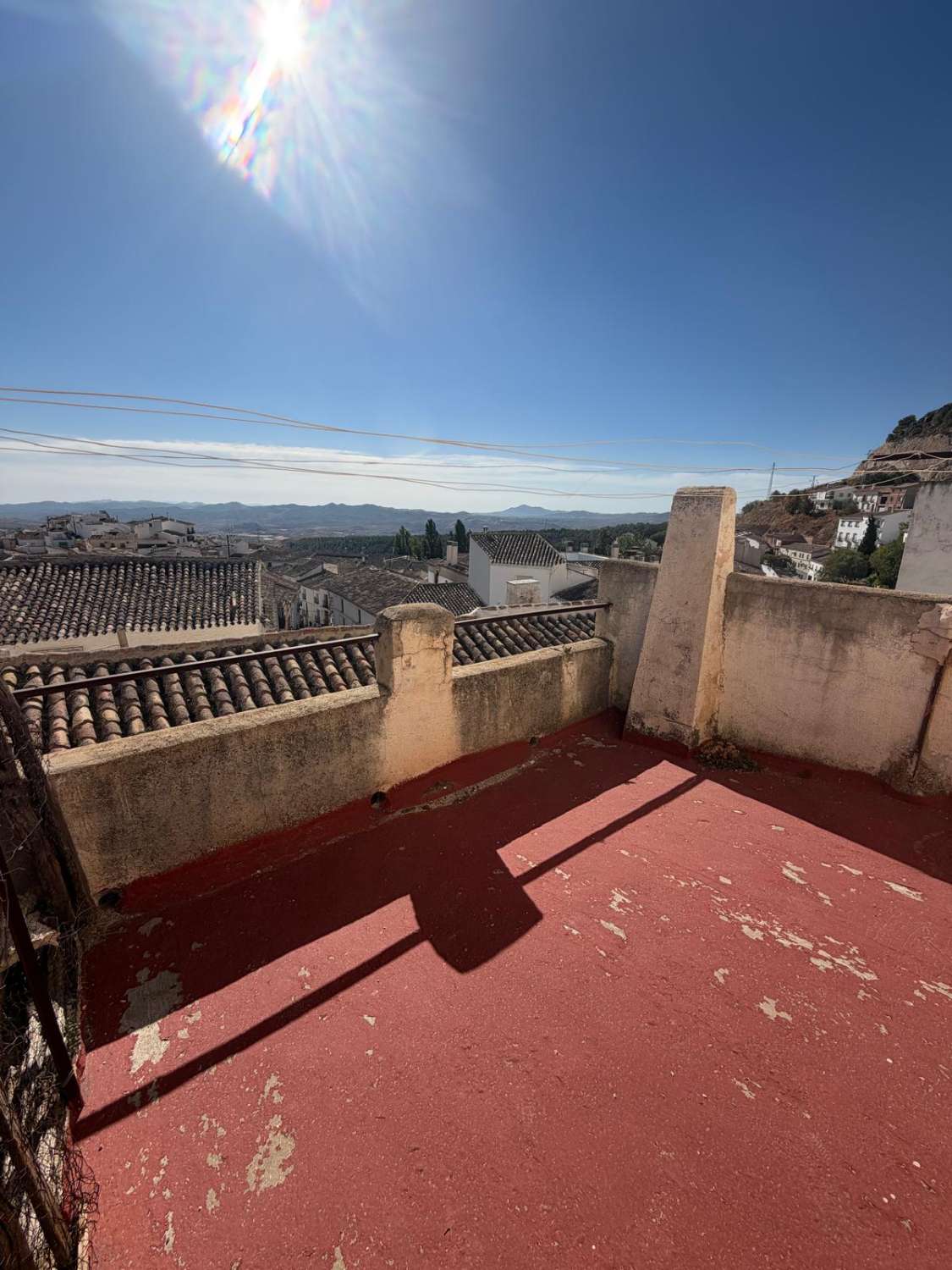 THREE-STOREY TOWN HOUSE WITH ROOF TERRACE & FANTASTIC VIEWS – VÉLEZ BLANCO