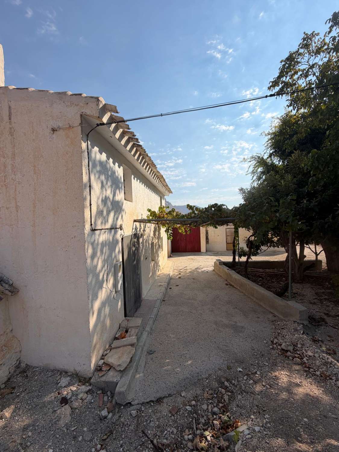 Traditional Spanish Cortijo with Exceptional 360° Views & 25,861m² of Land – A Property Full of Potential