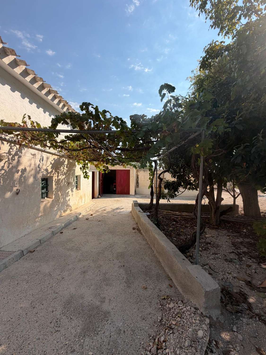 Traditional Spanish Cortijo with Exceptional 360° Views & 25,861m² of Land – A Property Full of Potential