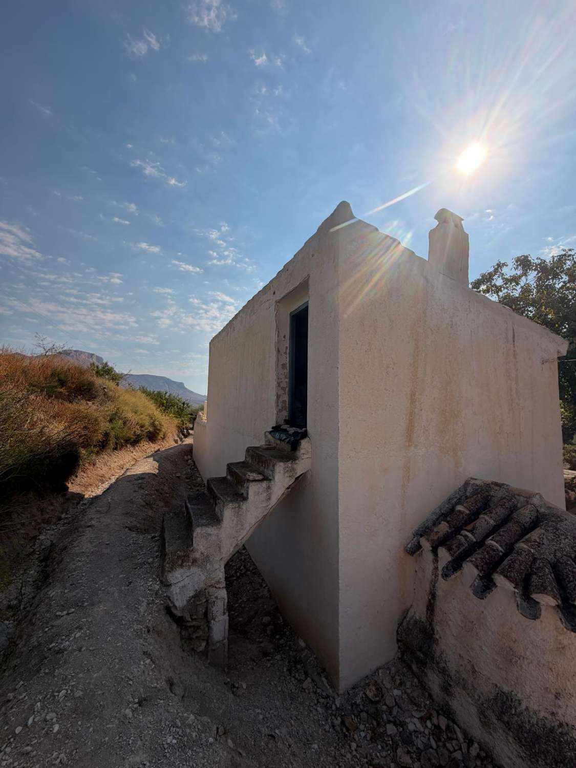 Traditional Spanish Cortijo with Exceptional 360° Views & 25,861m² of Land – A Property Full of Potential