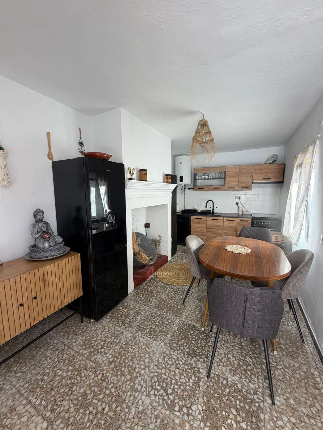 Prachtig, perfect onderhouden herenhuis met 4 slaapkamers en uitzicht op de bergen – María