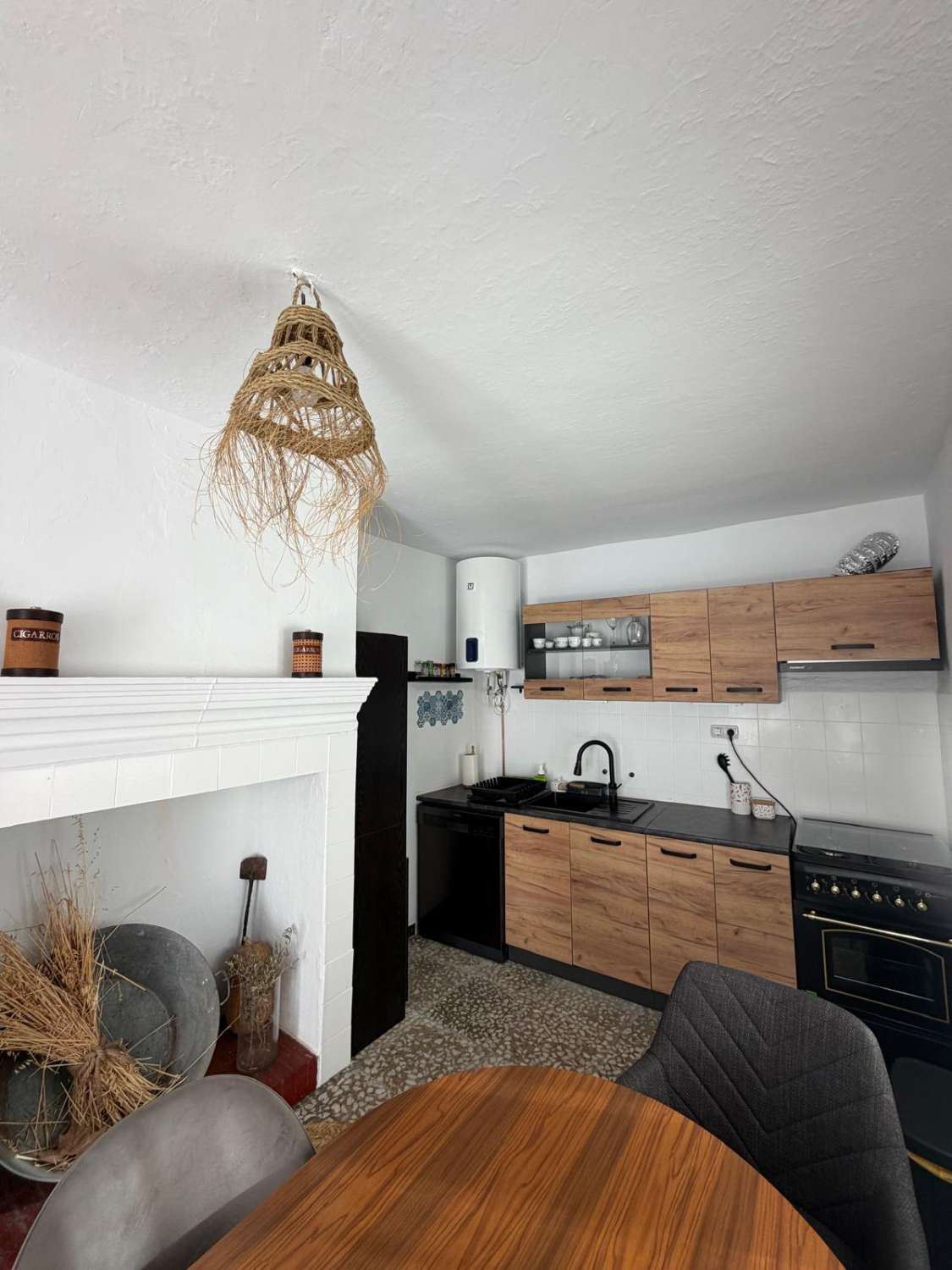 Prachtig, perfect onderhouden herenhuis met 4 slaapkamers en uitzicht op de bergen – María