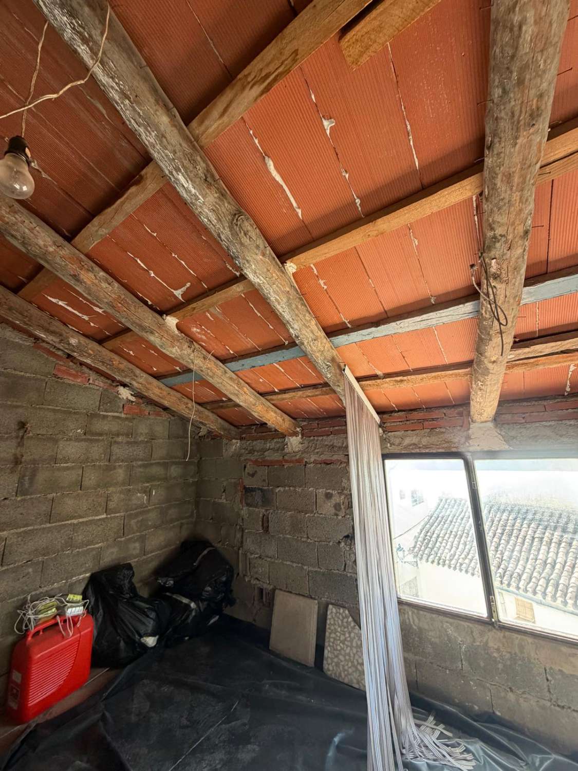Prachtig, perfect onderhouden herenhuis met 4 slaapkamers en uitzicht op de bergen – María
