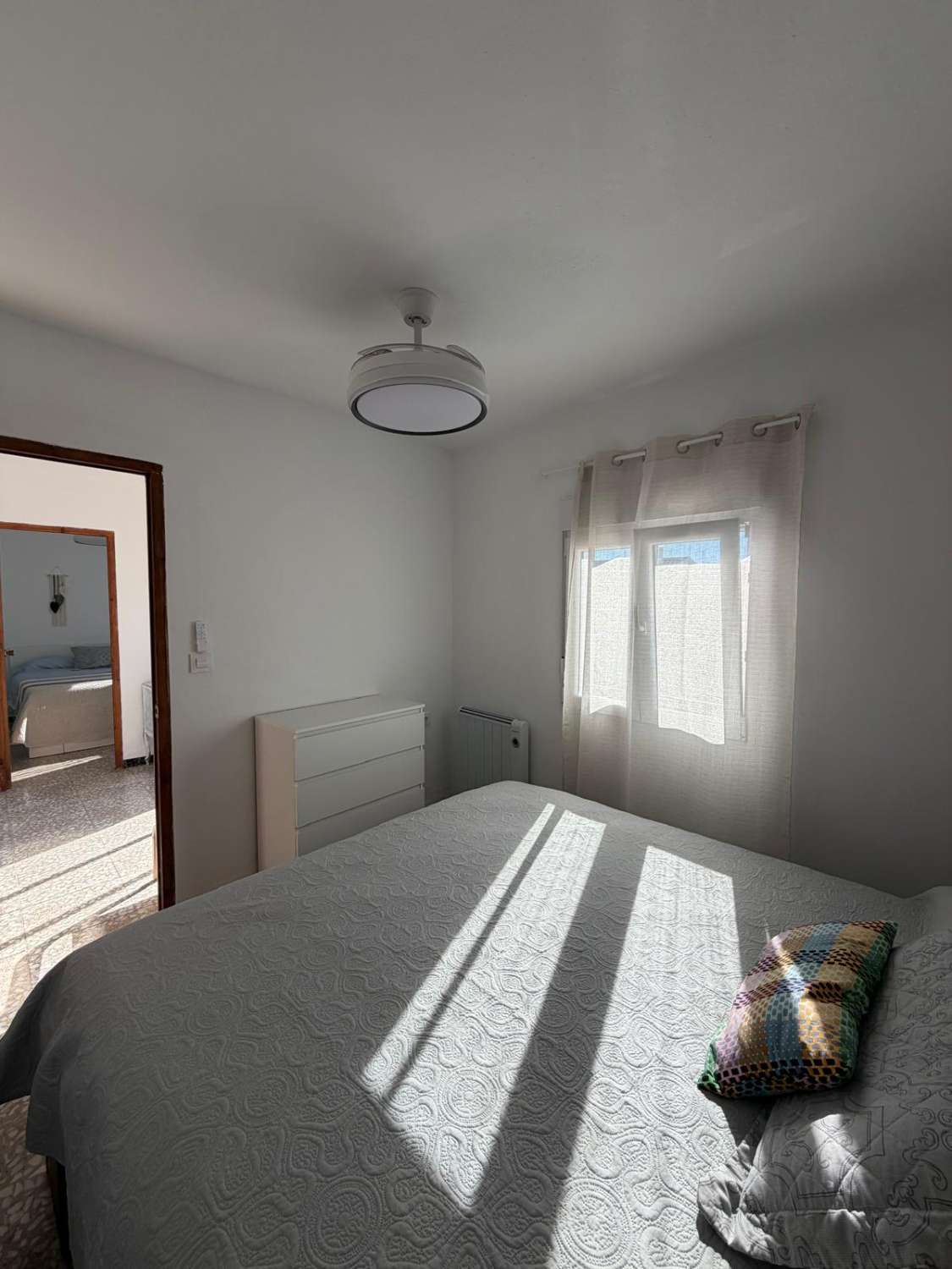 Prachtig, perfect onderhouden herenhuis met 4 slaapkamers en uitzicht op de bergen – María