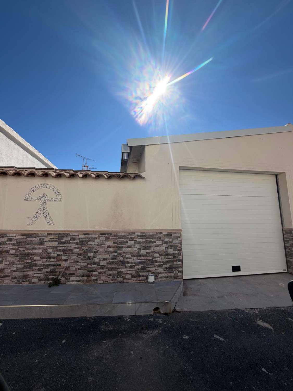 Beautifully  4 Bedroom Town House with 3 Outdoor Areas, Mountain Views & Garage – Vélez Blanco