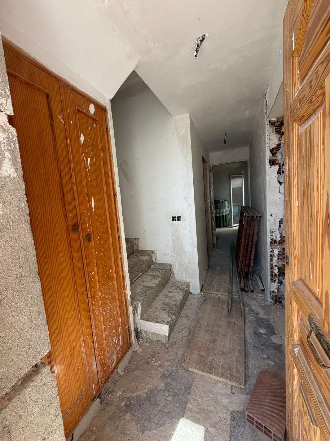 Beautifully  4 Bedroom Town House with 3 Outdoor Areas, Mountain Views & Garage – Vélez Blanco