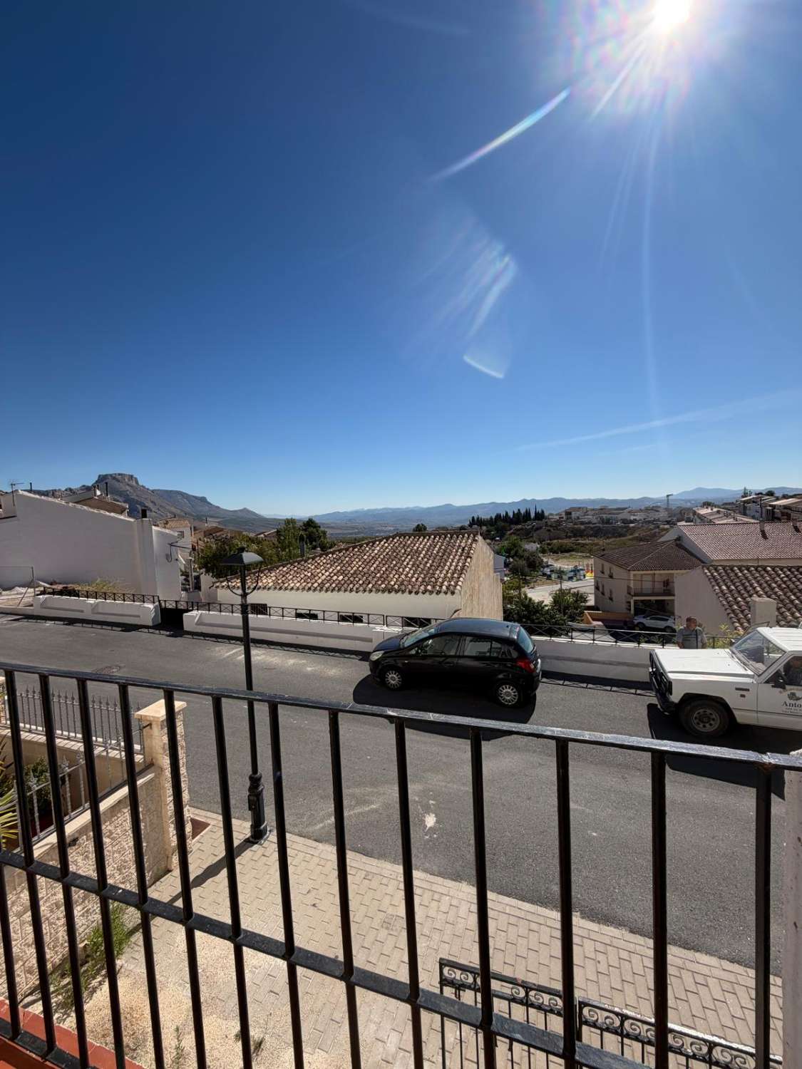 Beautifully  4 Bedroom Town House with 3 Outdoor Areas, Mountain Views & Garage – Vélez Blanco