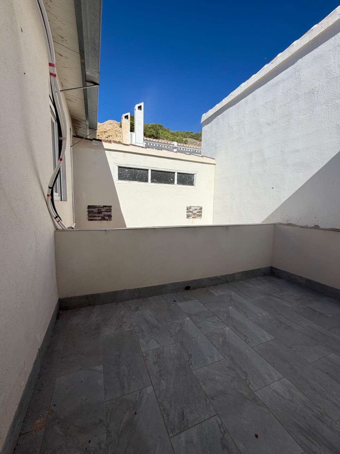 Beautifully  4 Bedroom Town House with 3 Outdoor Areas, Mountain Views & Garage – Vélez Blanco