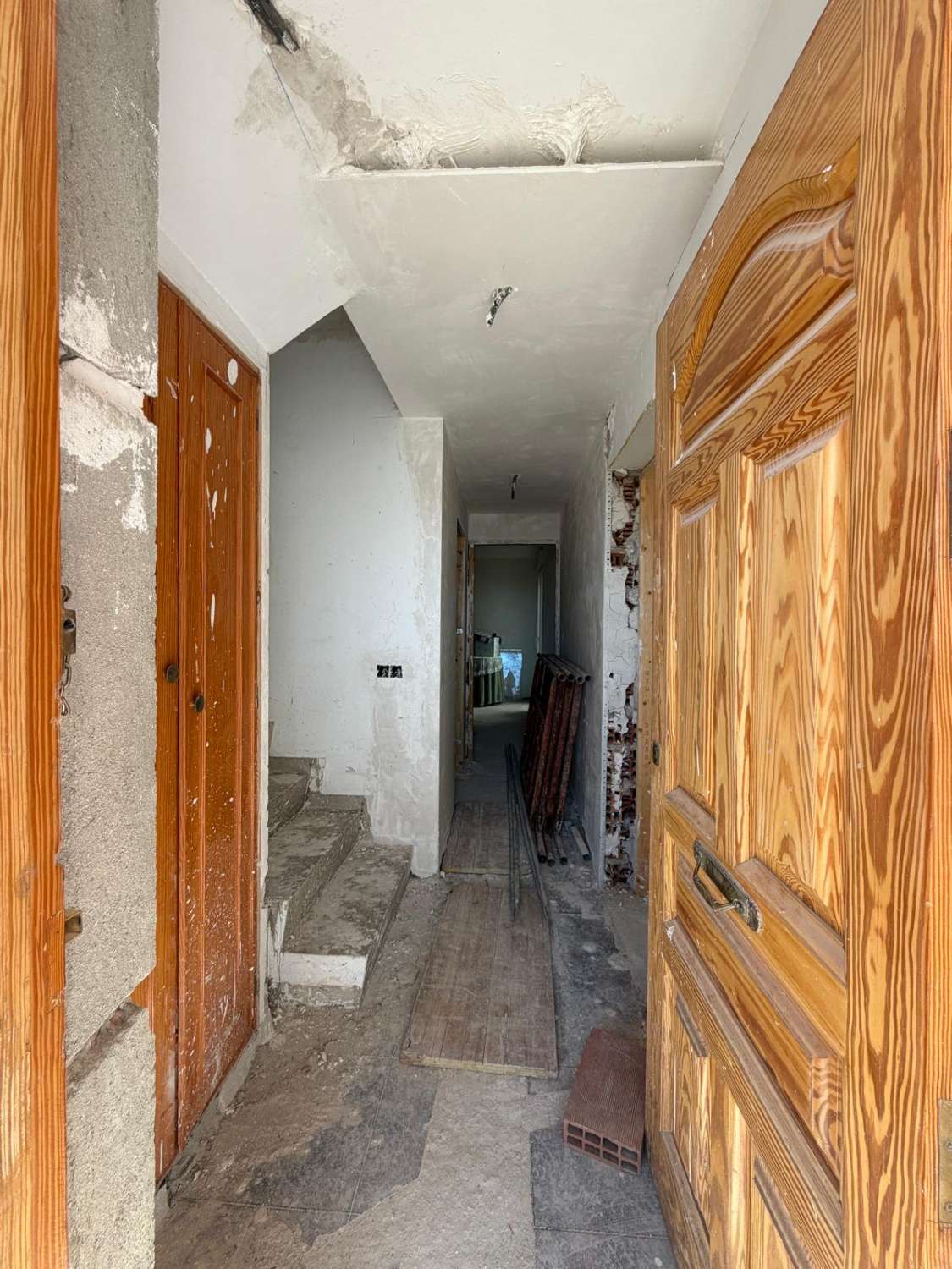 Beautifully  4 Bedroom Town House with 3 Outdoor Areas, Mountain Views & Garage – Vélez Blanco