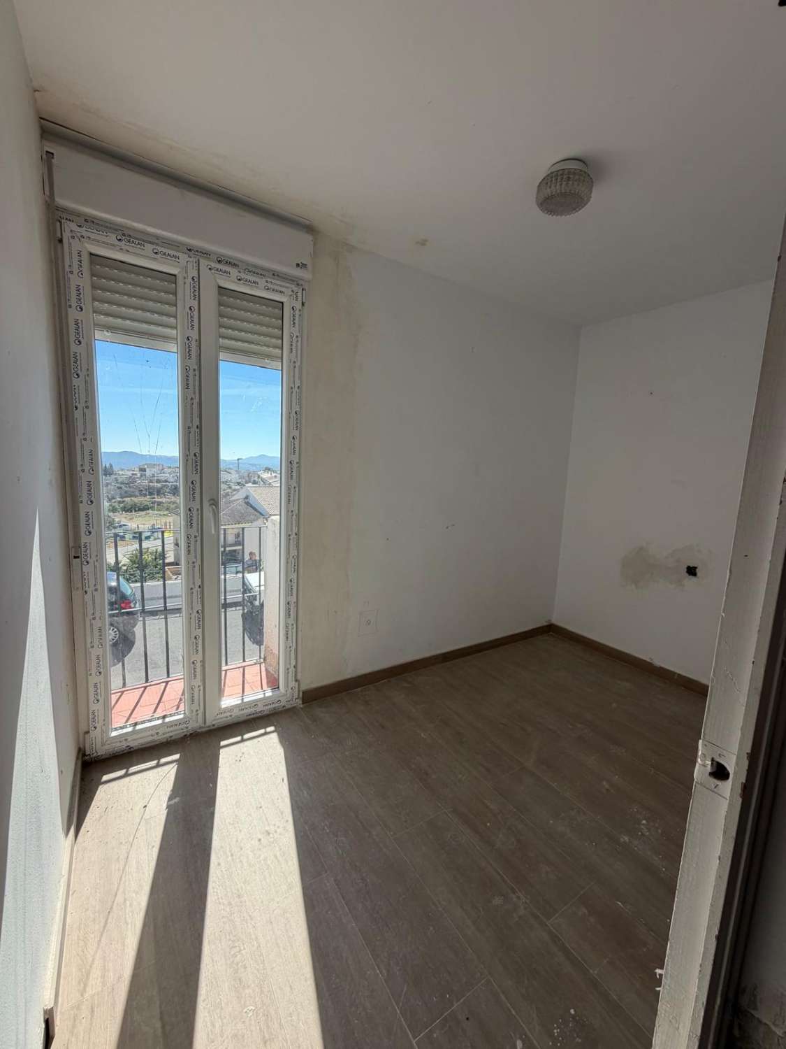 Beautifully  4 Bedroom Town House with 3 Outdoor Areas, Mountain Views & Garage – Vélez Blanco