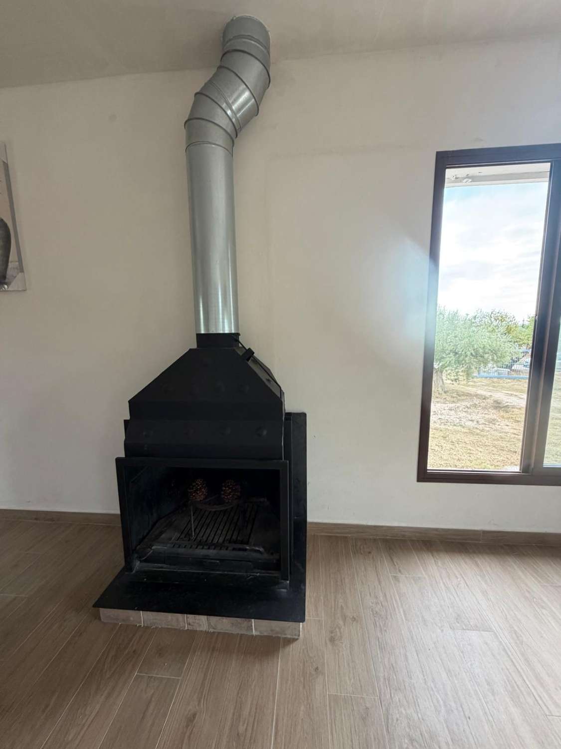Beautifully Renovated Cortijo with 360° Mountain Views, 13,395m² of Land and Exceptional Potential